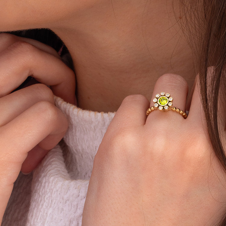 Melano Twisted Petal Stone