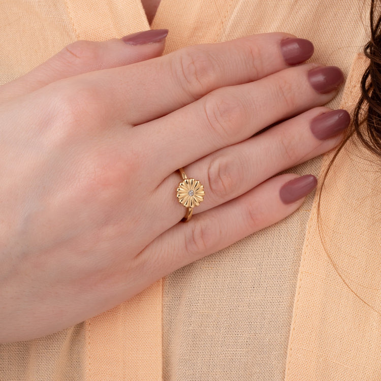 Melano Twisted Daisy Stein