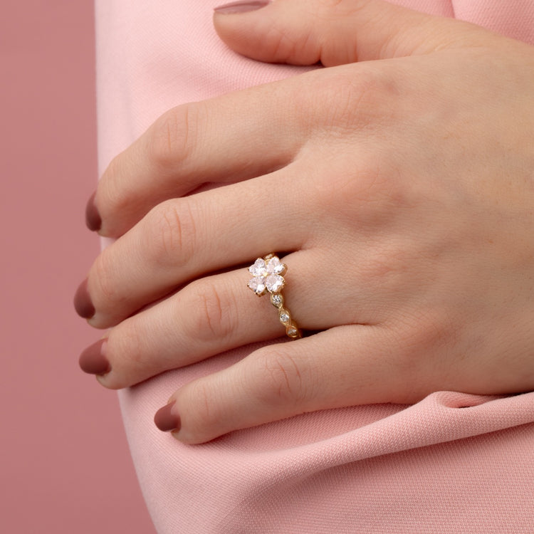 Melano Twisted Tate Ring